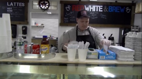 不採用続きの自閉症の男性がコーヒー店をオープン